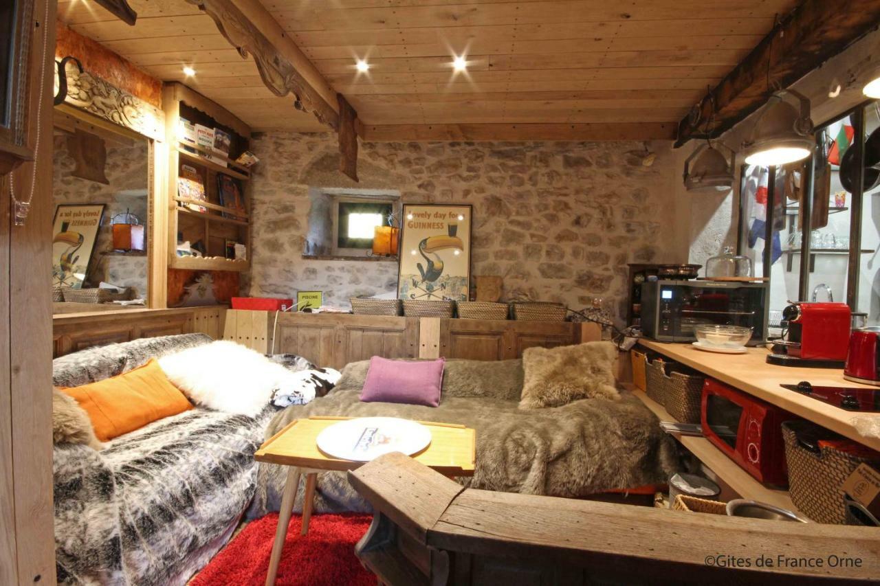 La Cage Aux Oiseaux Bed & Breakfast La Lande-de-Goult ภายนอก รูปภาพ
